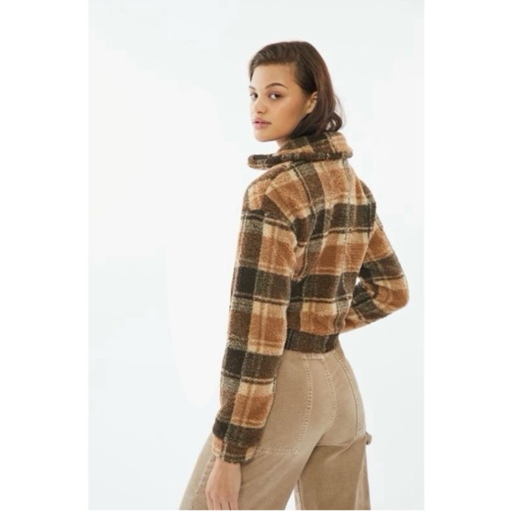 ROMWE 🤎 1/2 Zip Crop Plaid Teddy Jacket - Picture 4 of 14
